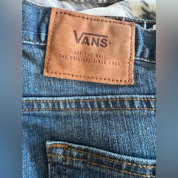 Men’s Vans Jeans - Picture 2 of 4